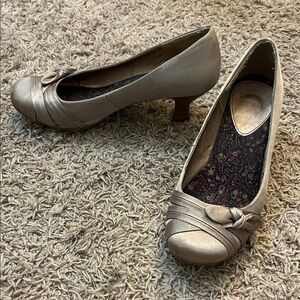 Jellypop Tan Bow Accent Heels